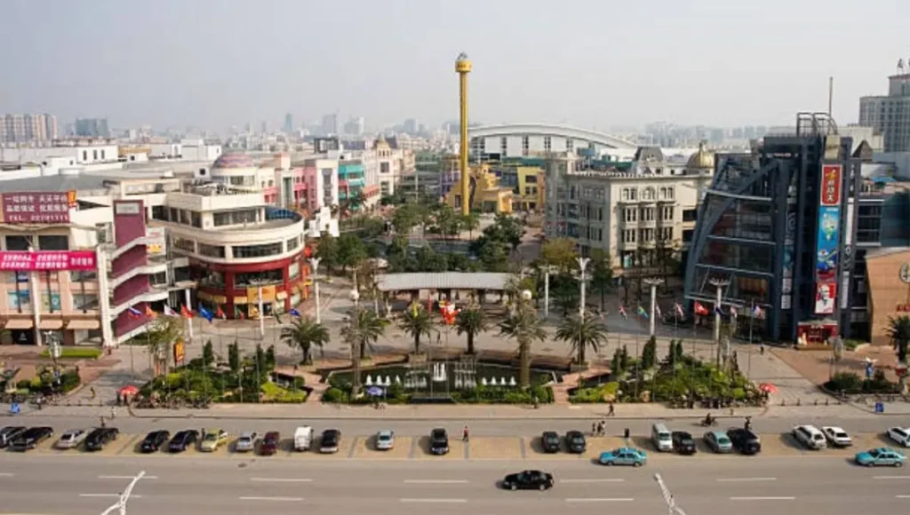 New South China Mall (Dongguan, China)